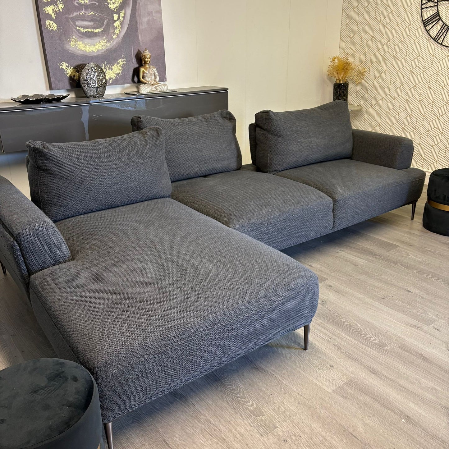 Le canapé d’angle avec appuis tête ajustables Victor de Structure