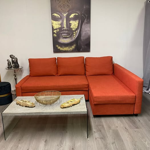 Canapé-lit Ikea Friheten avec rangement orange
