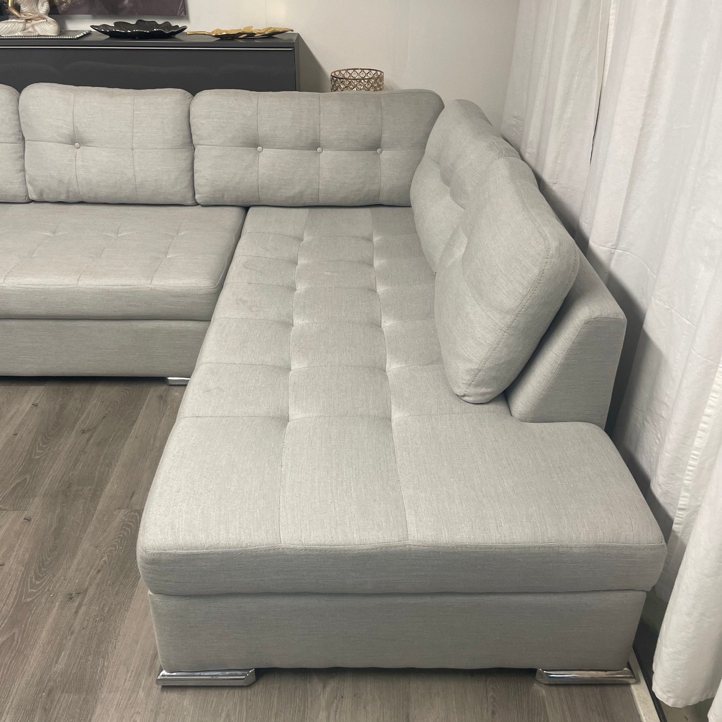 Grand canapé sectionnel