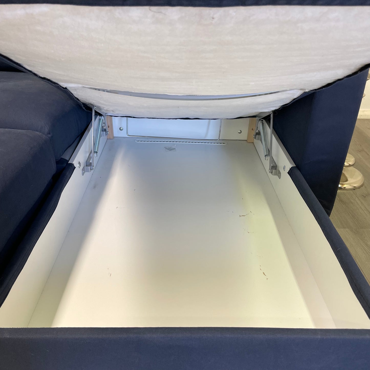 Canapé sectionnel Ikea Finnala bleu avec pouf