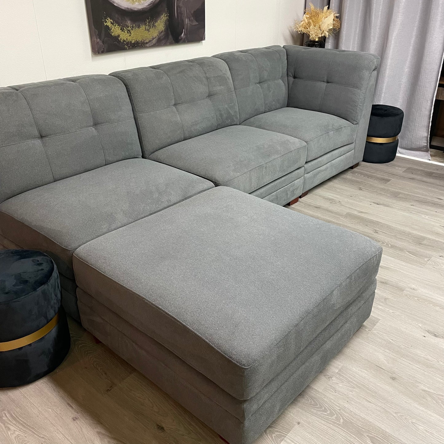 Grey modular sofa – Comfort and versatility, like new