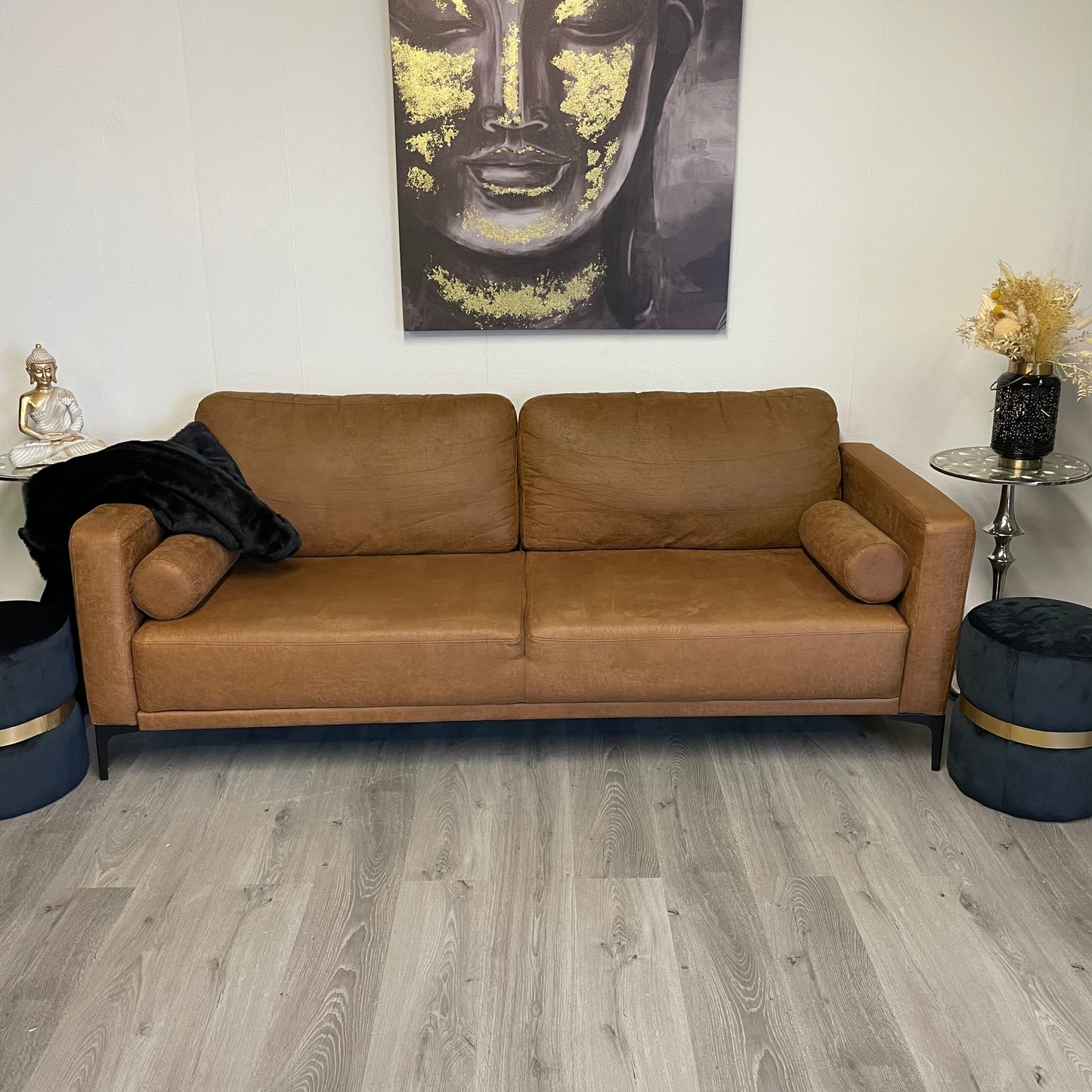 Canapé en daim marron 3 places – Comme neuf