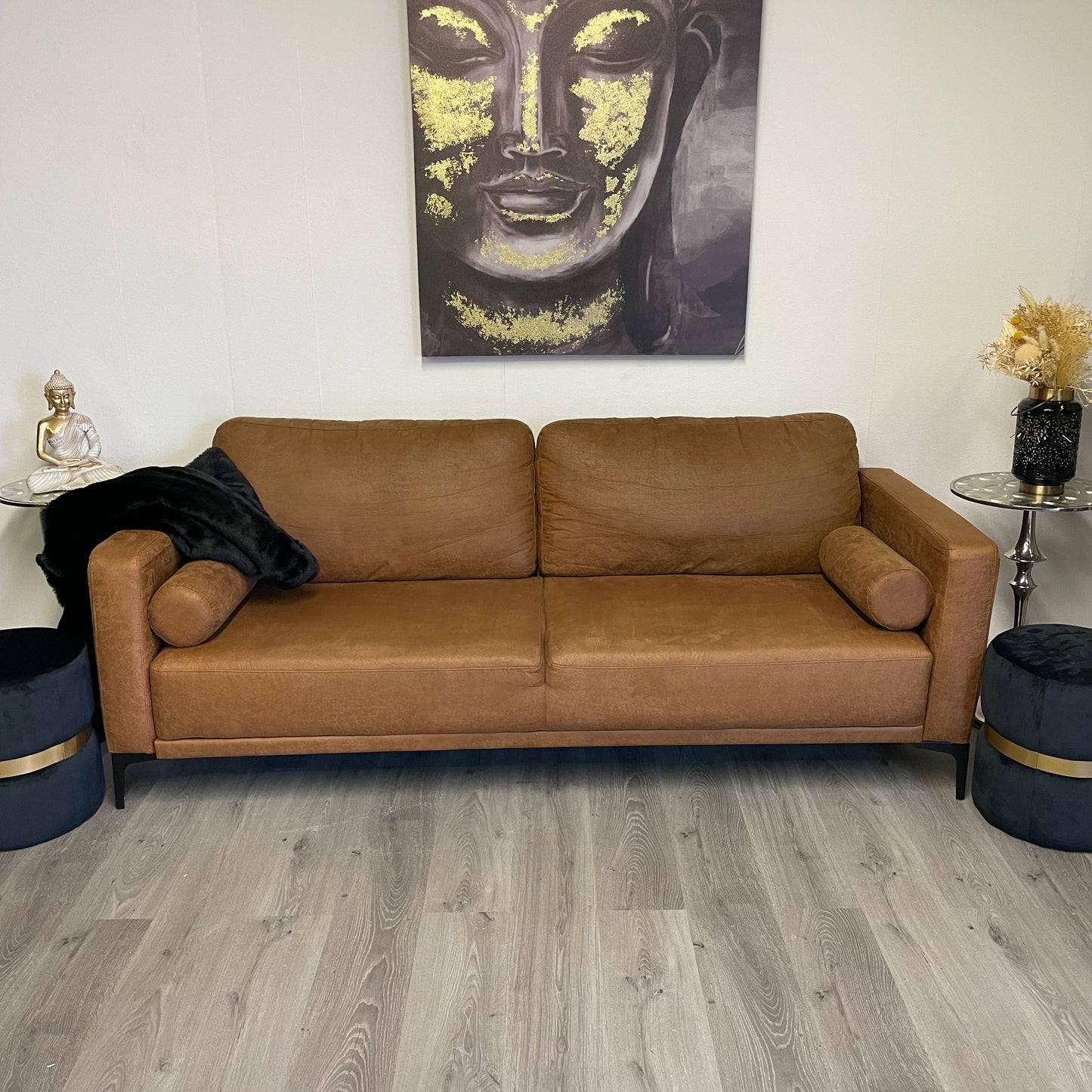 Canapé en daim marron 3 places – Comme neuf