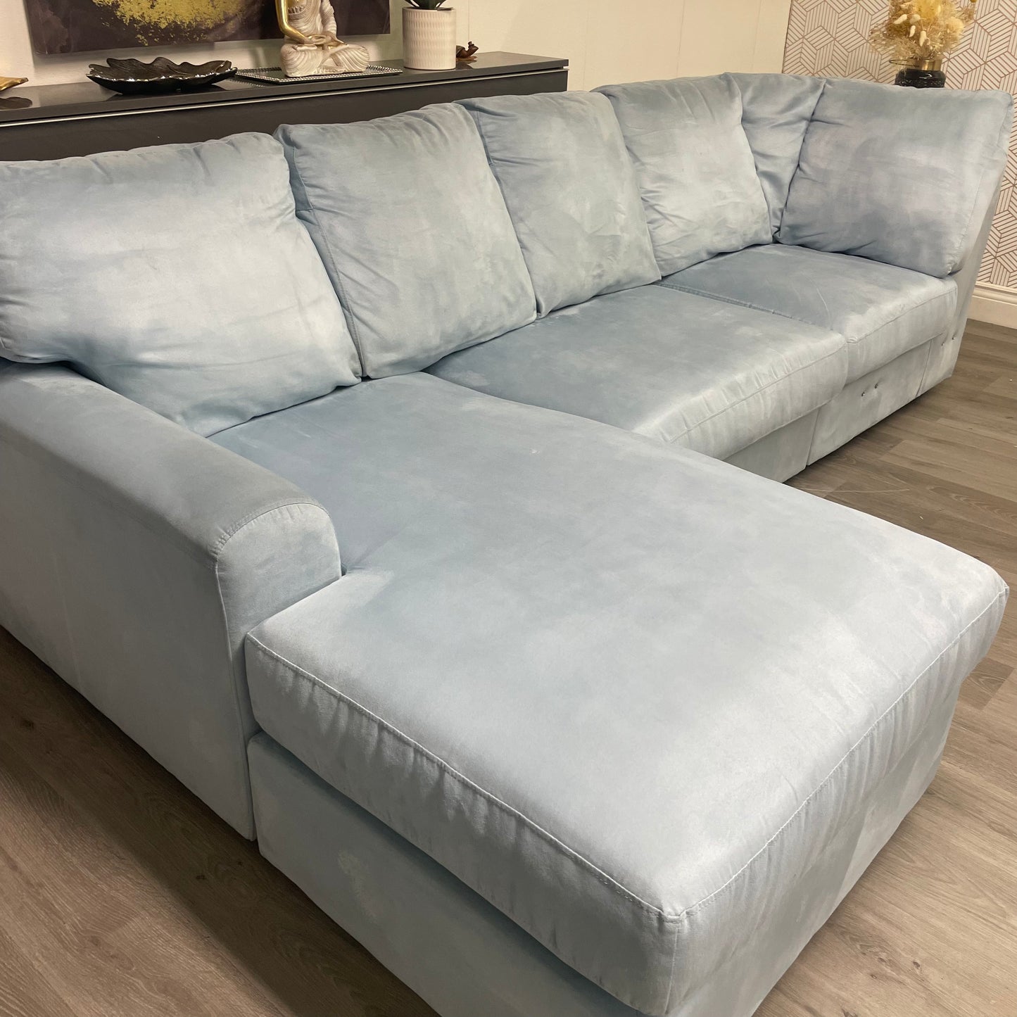 Grand canapé sectionnel droit en daim – Bleu ciel