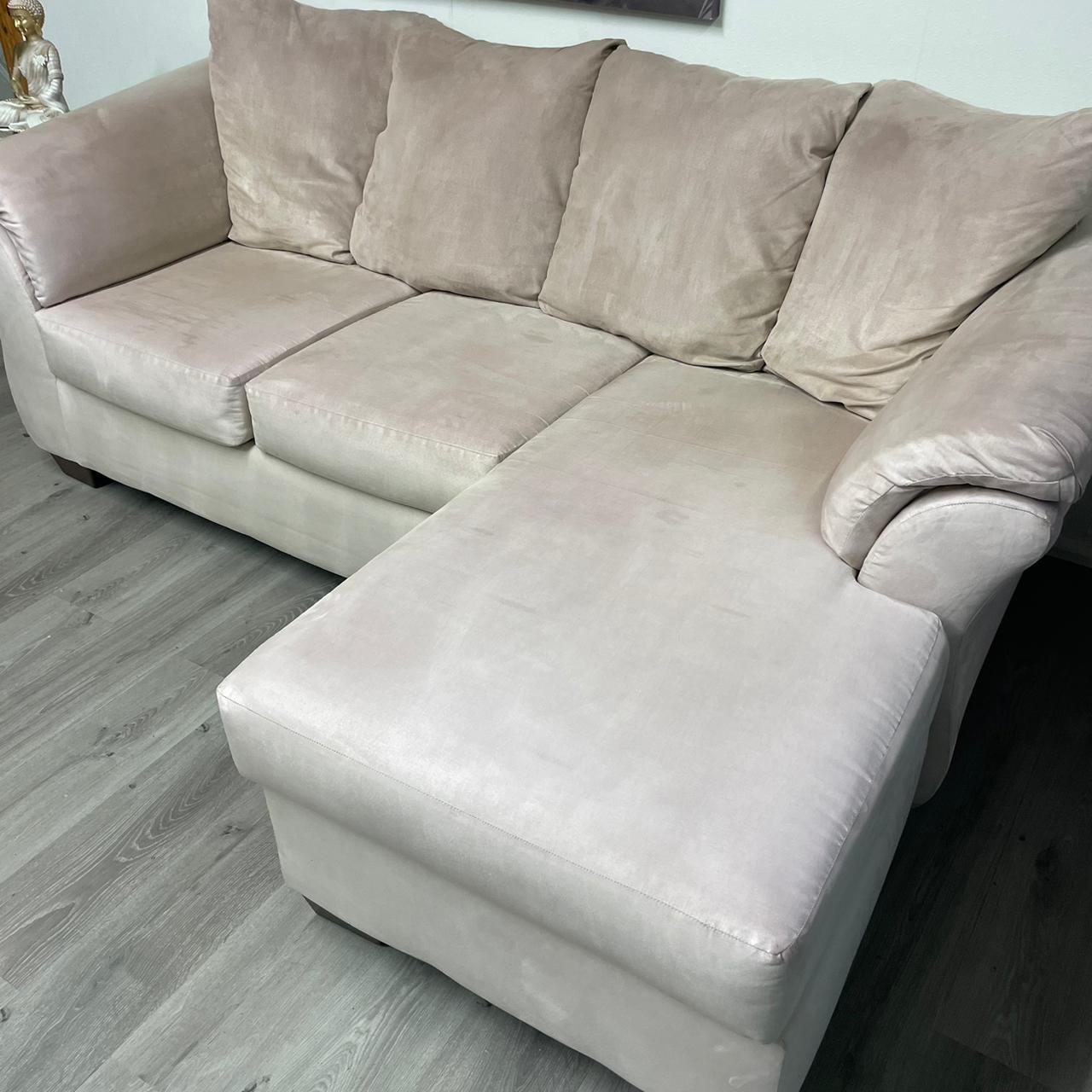 Pale Pink Velvet Sectional Sofa – Elegance and Comfort