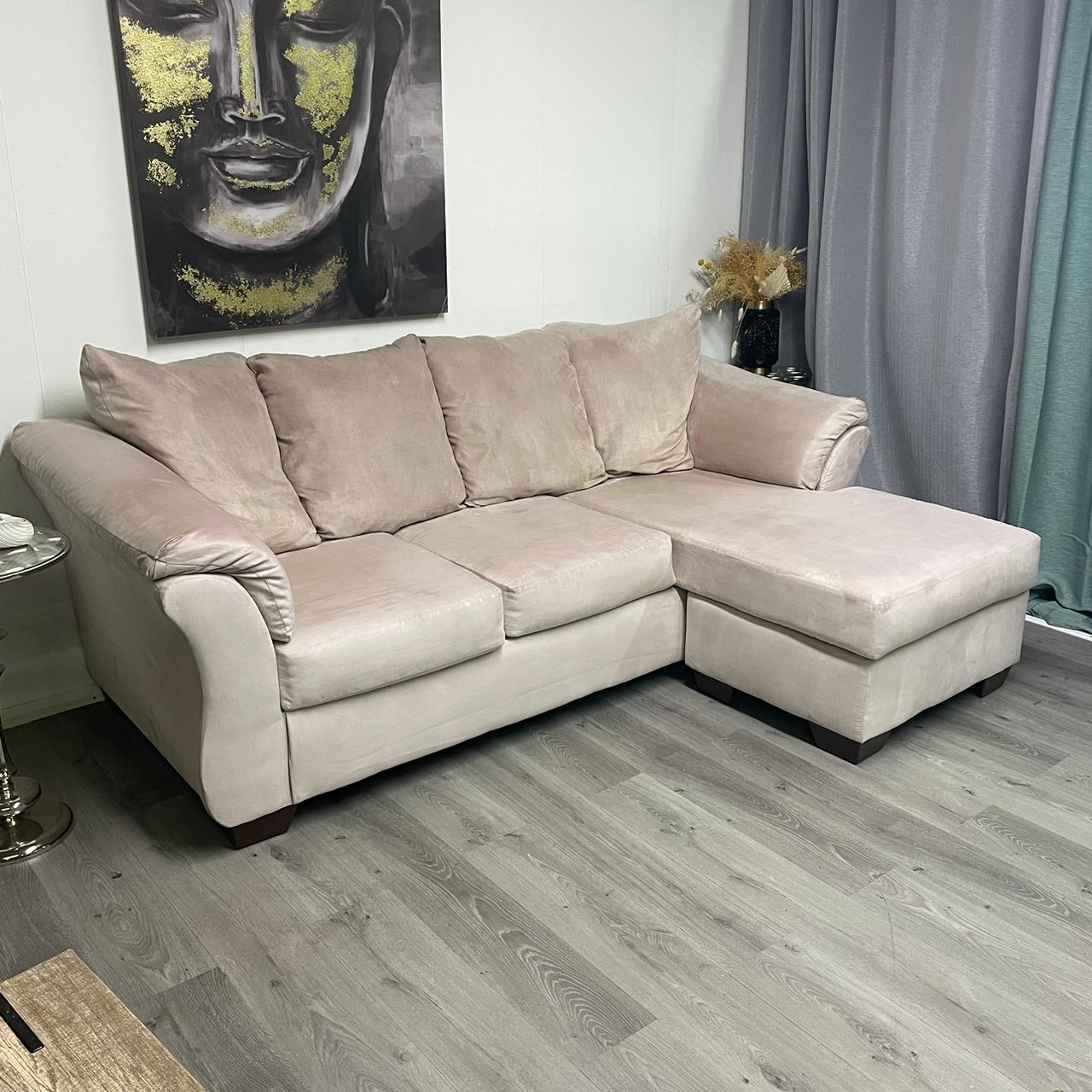 Pale Pink Velvet Sectional Sofa – Elegance and Comfort