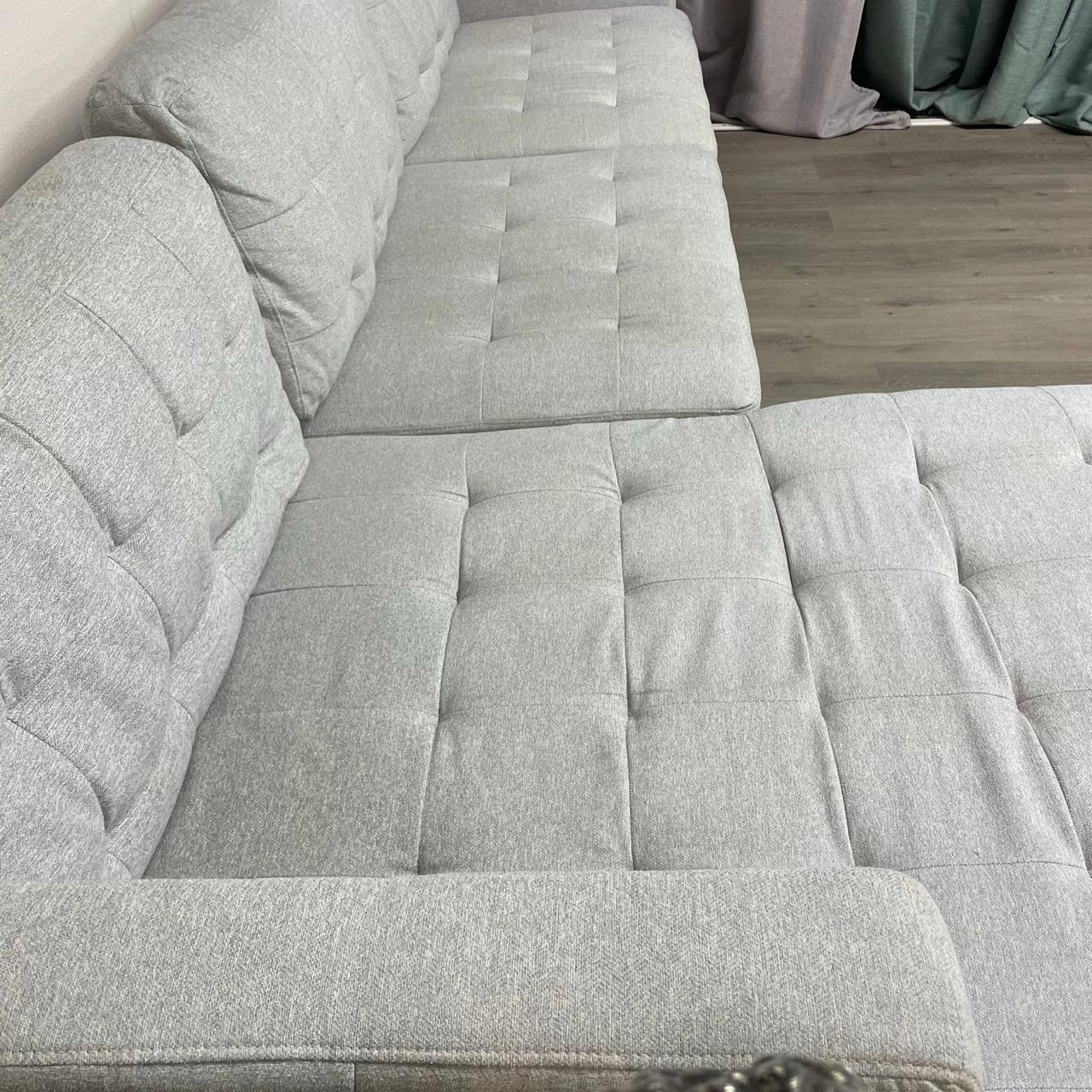 Canapé sectionnel gris clair