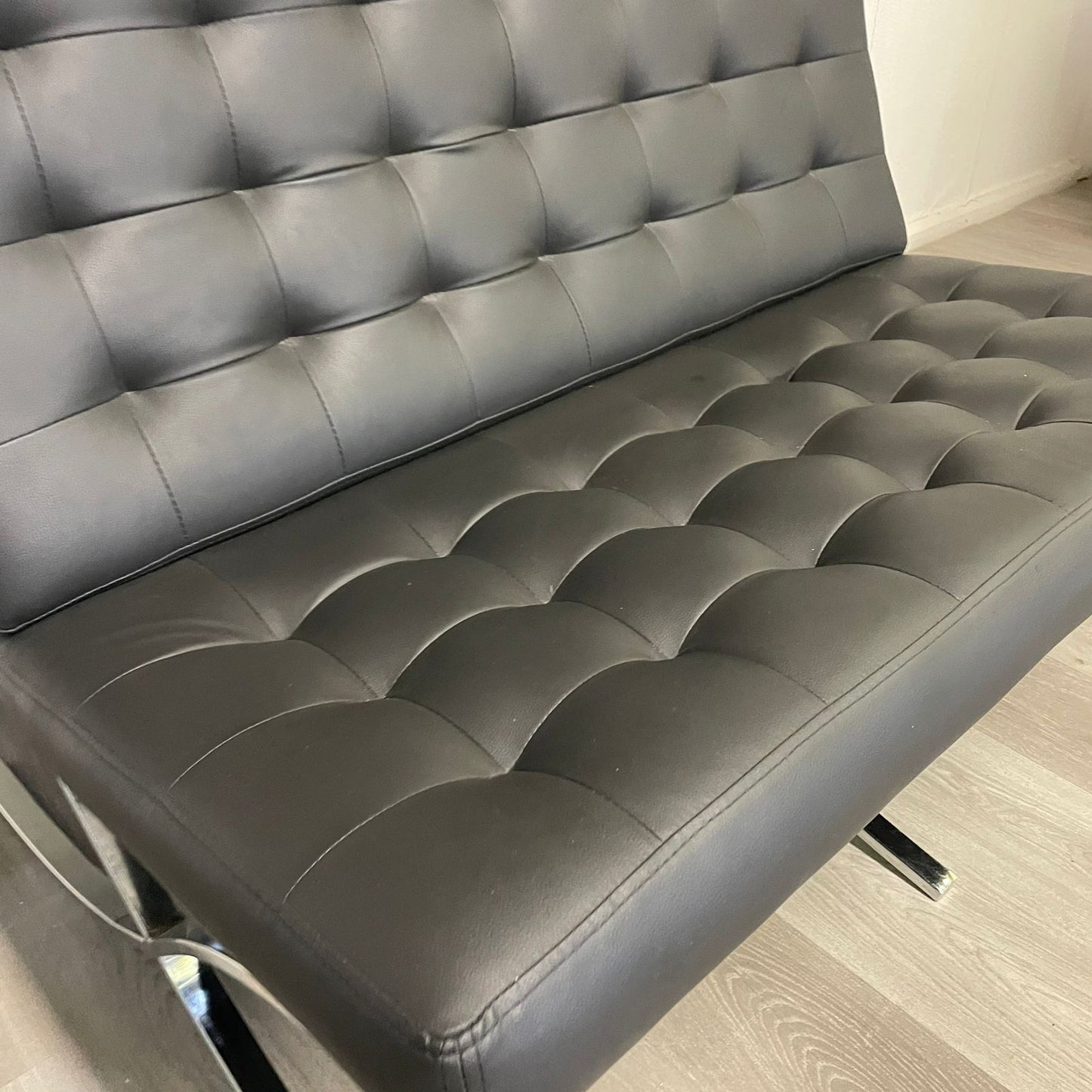 Canapé 2 places en cuir noir ( BARCELONA CHAIR)