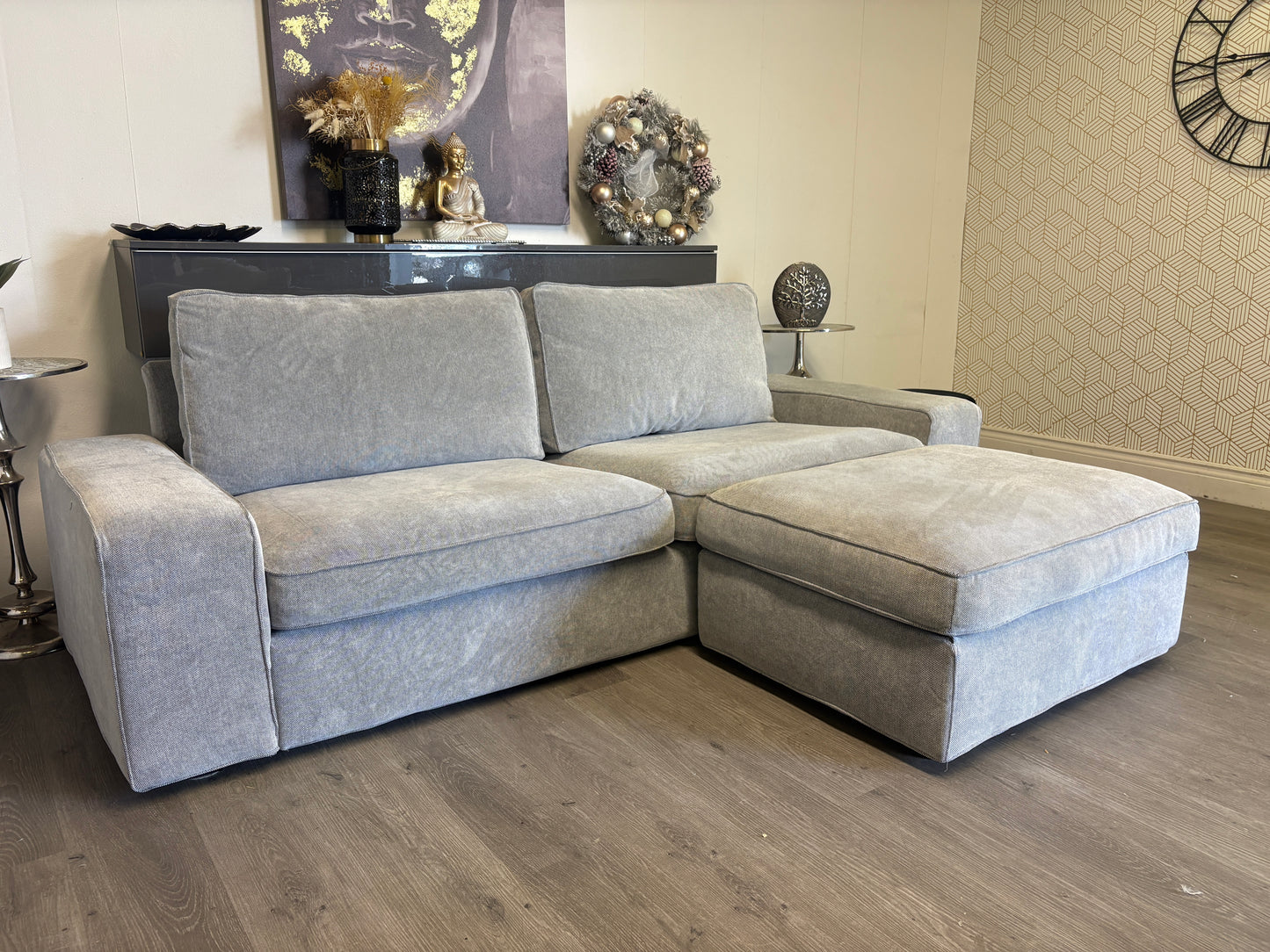 Canapé IKEA KIVIK 3 places + Pouf – Tissu Premium Gris Argenté (Édition Rare)