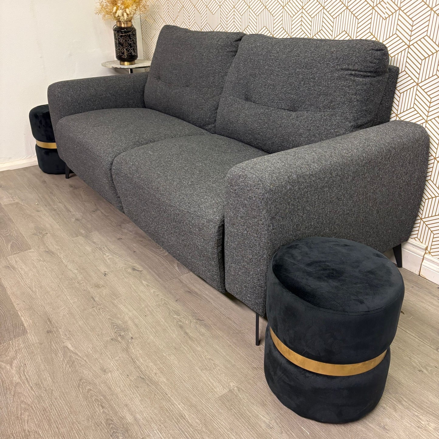 Canapé Trois places JARED – Structube En Gris foncé – Comme neuf