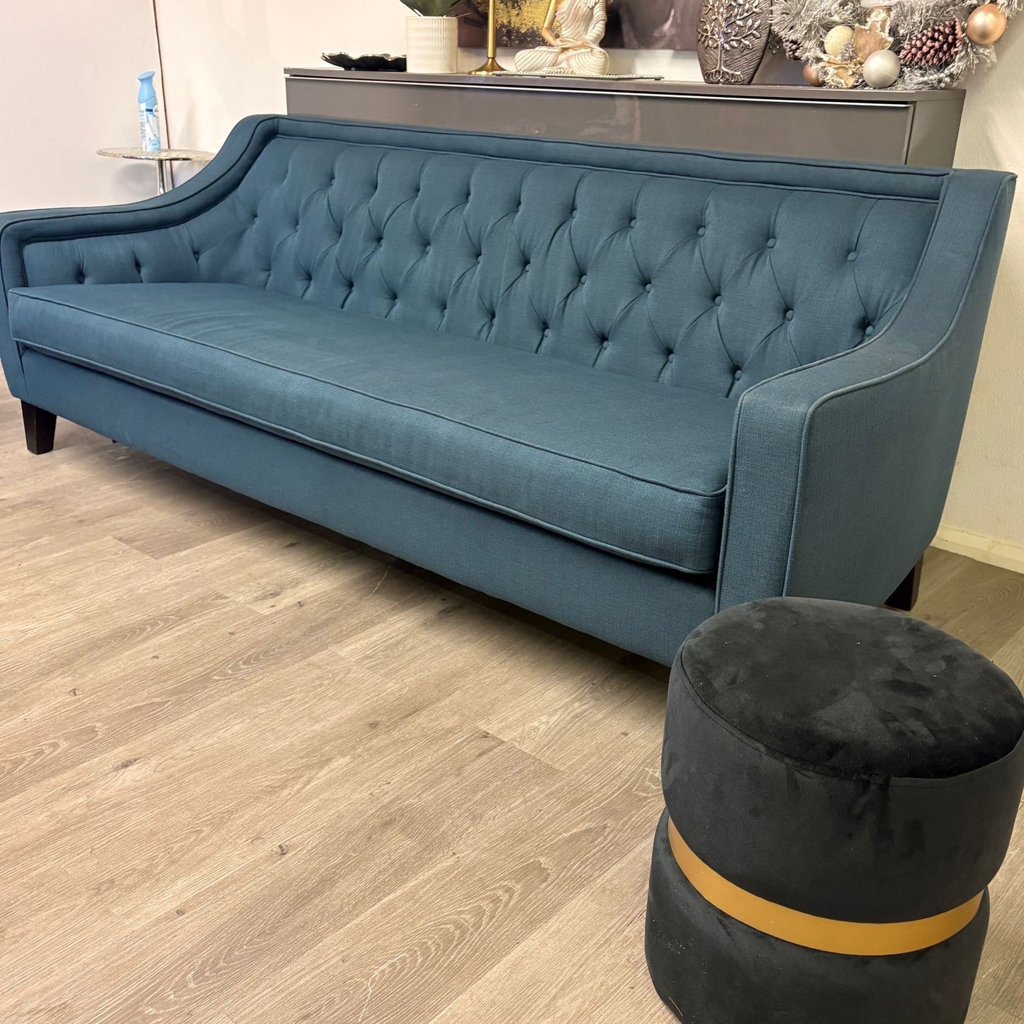 Structube Dietrich – Canapé 3 places Tufted — Reconditionné | Yoof Meubles