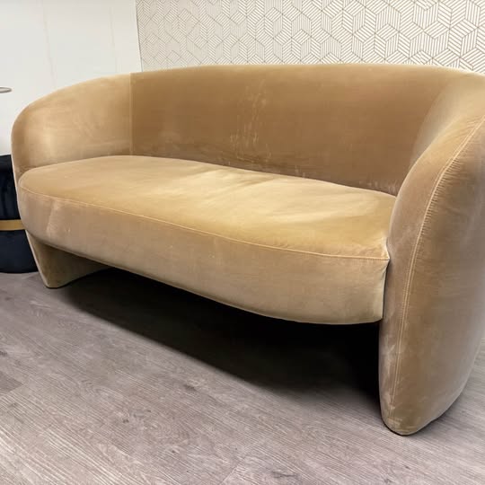 Ensemble de 2 canapés design courbé – velours beige doré