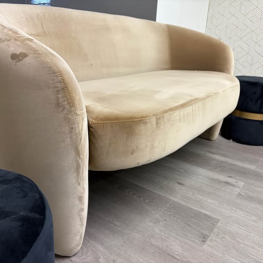 Ensemble de 2 canapés design courbé – velours beige doré