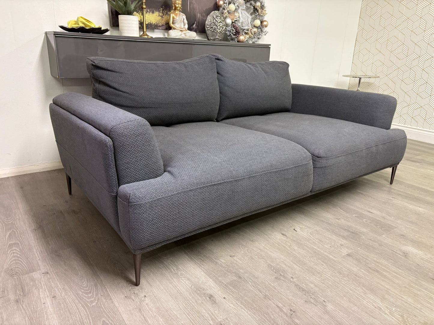 Structube Victor – 3 places avec appuie-tête ajustable — Reconditionné | Yoof Meubles