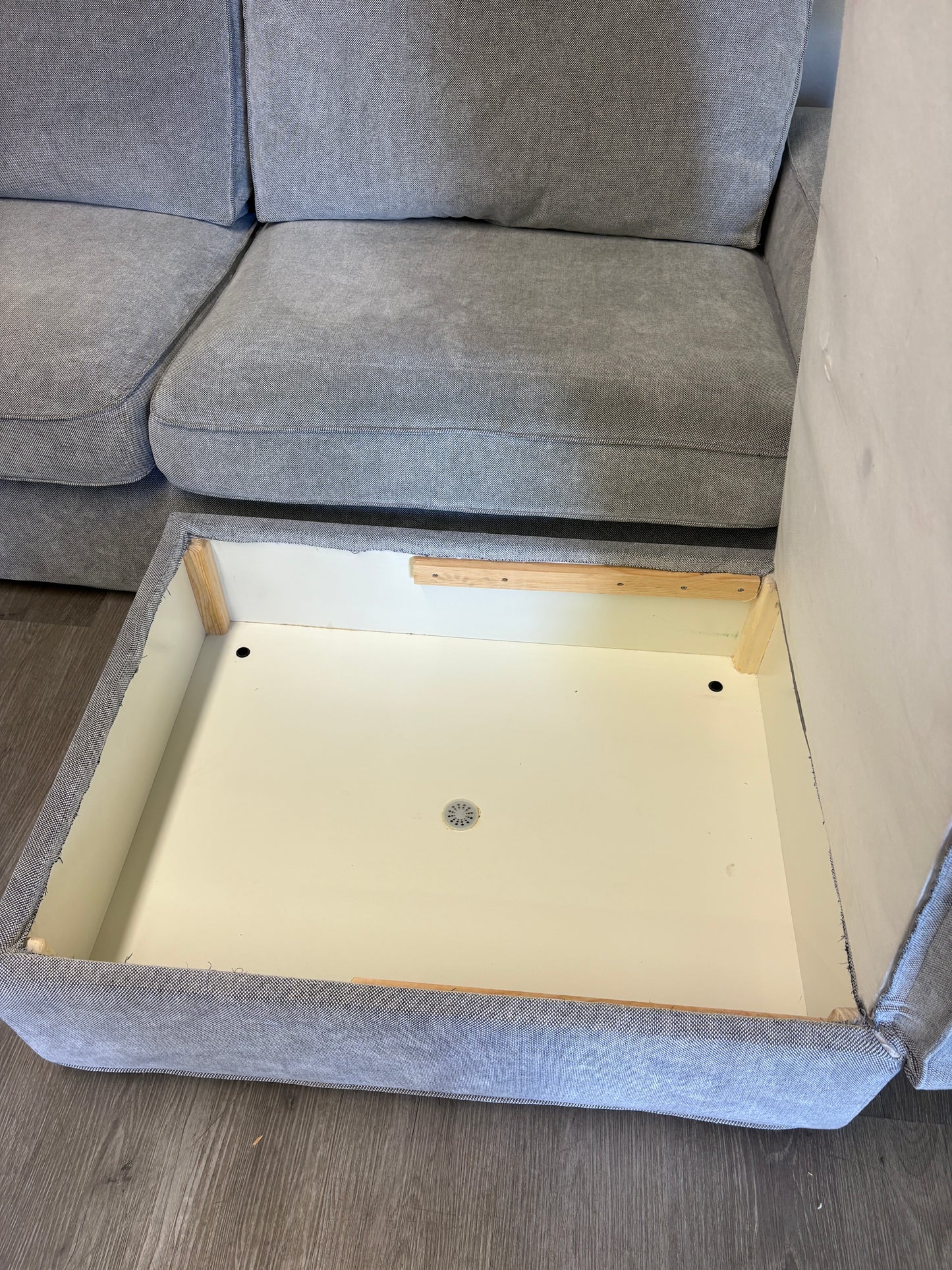 Canapé IKEA KIVIK 3 places + Pouf – Tissu Premium Gris Argenté (Édition Rare)