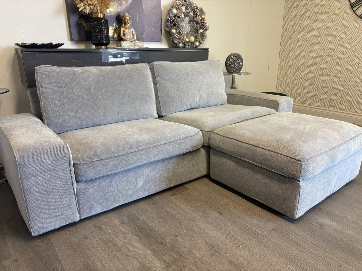 Canapé IKEA KIVIK 3 places + Pouf – Tissu Premium Gris Argenté (Édition Rare)