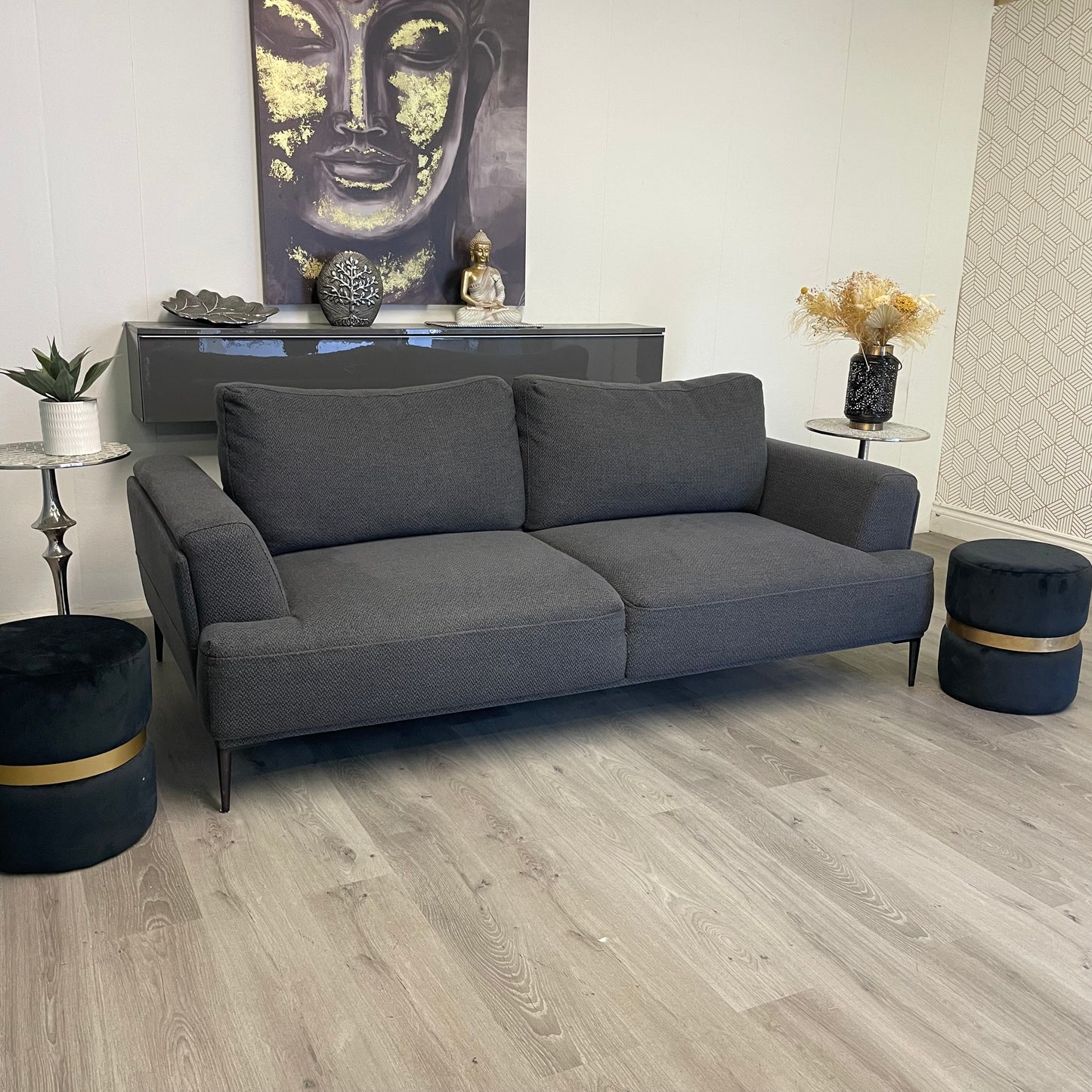Victor Structube Sofa with Adjustable Headrest 