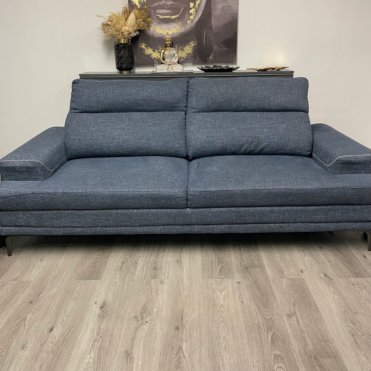 Canapé de marque Structube avec appui tête ajustable en profondeur