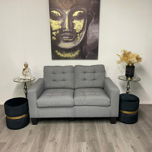 Canapé gris deux places – Style moderne et compact