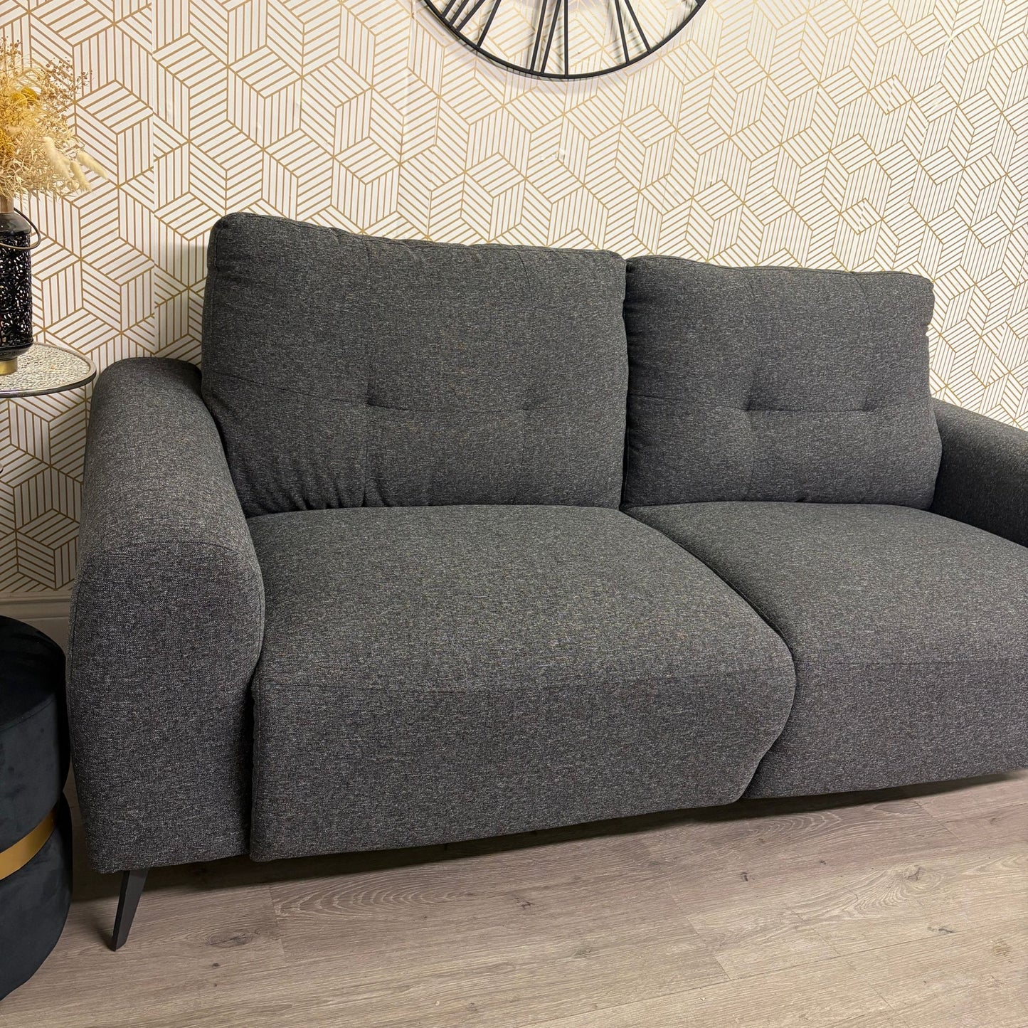 Canapé Trois places JARED – Structube En Gris foncé – Comme neuf