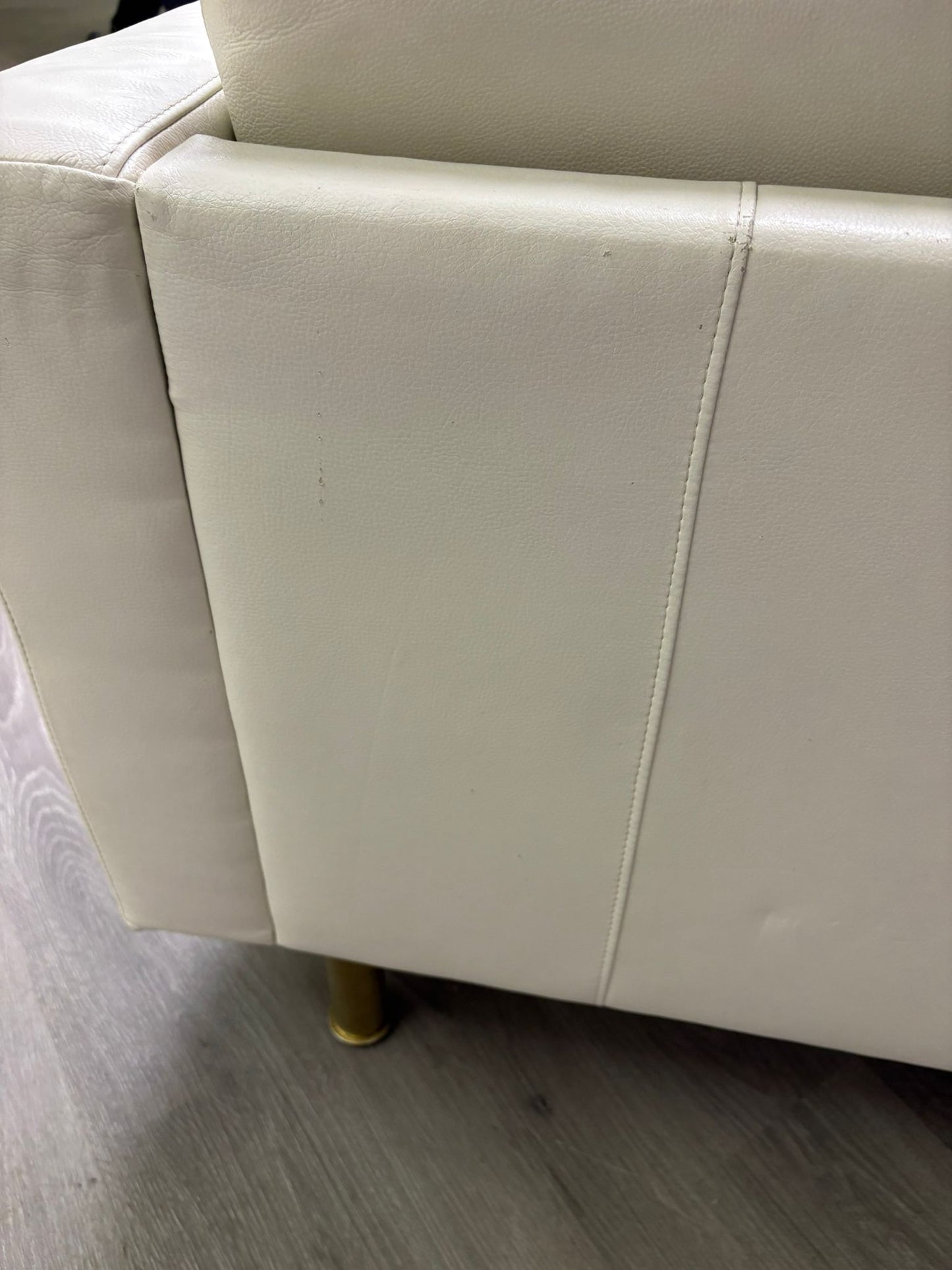 Canapé Morabo deux places en cuir beige