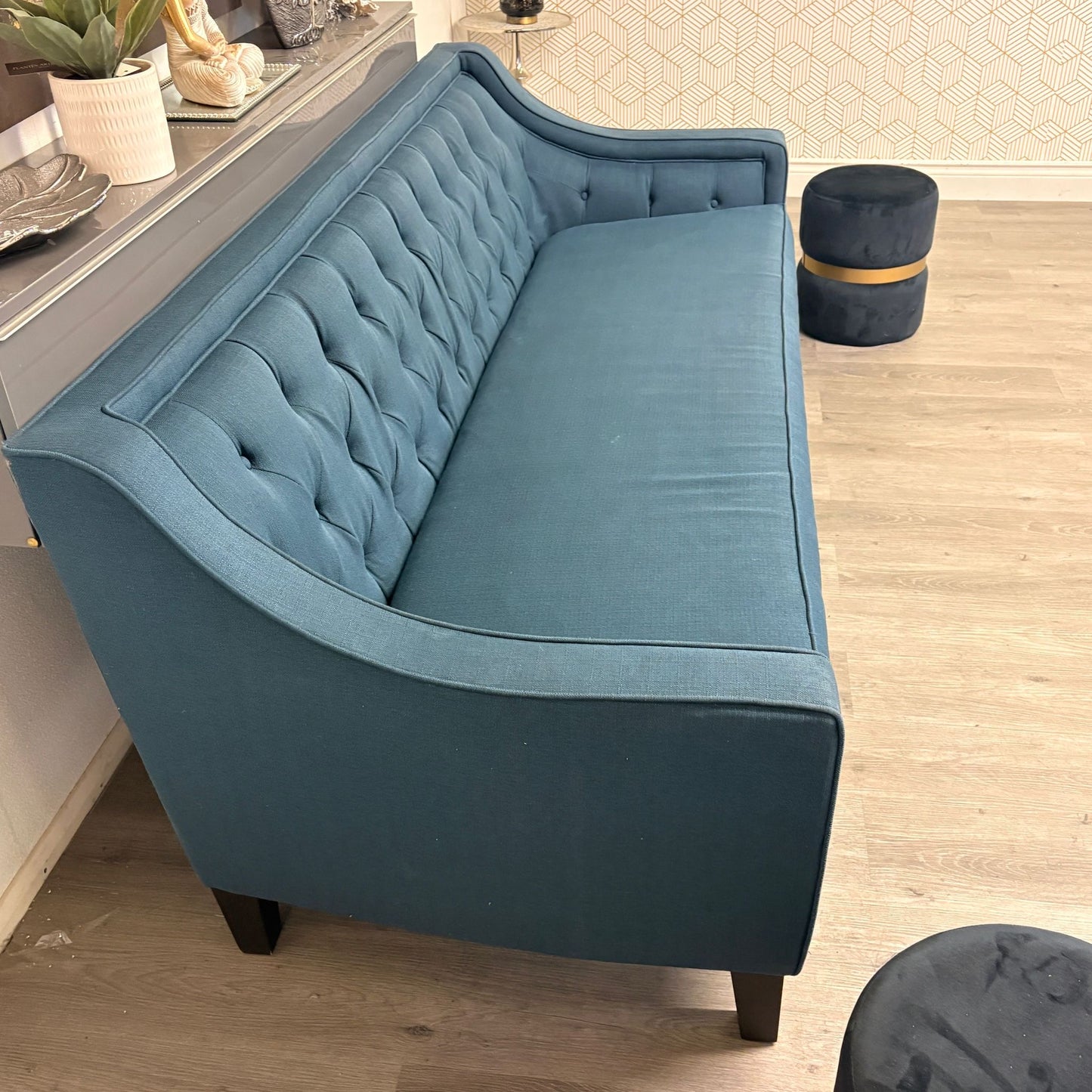 Structube Dietrich – Canapé 3 places Tufted — Reconditionné | Yoof Meubles