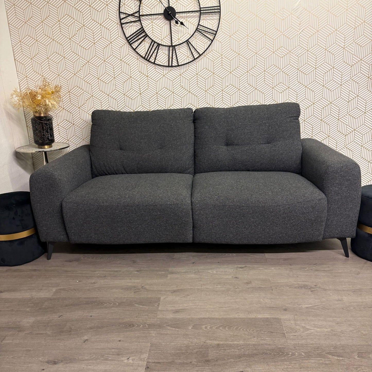 Canapé Trois places JARED – Structube En Gris foncé – Comme neuf