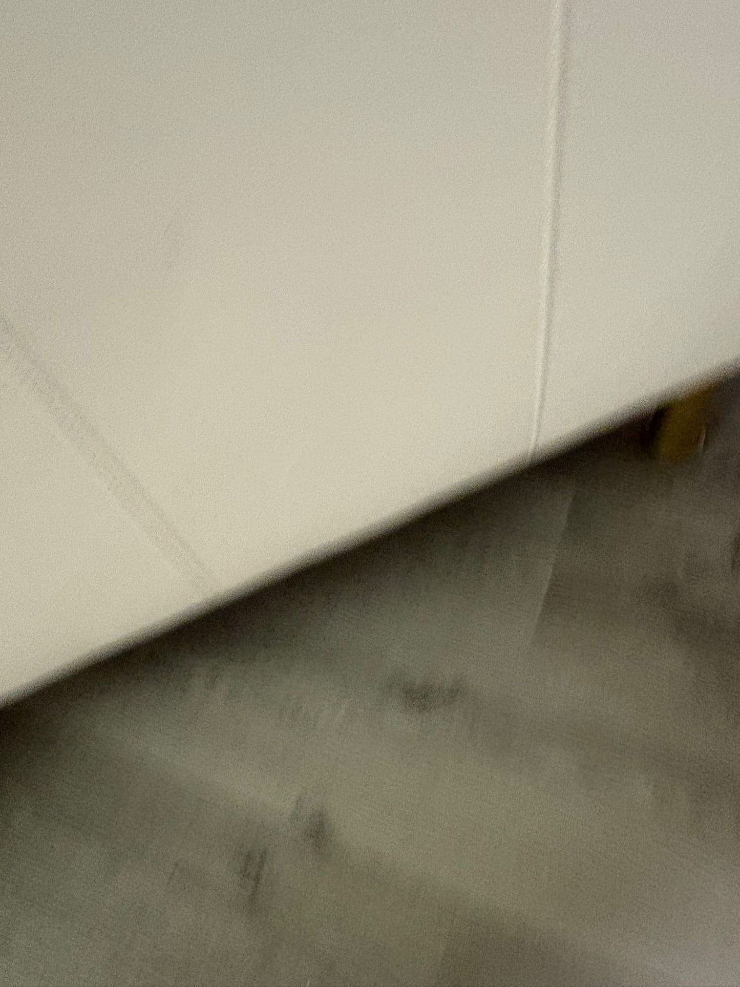 Canapé Morabo deux places en cuir beige